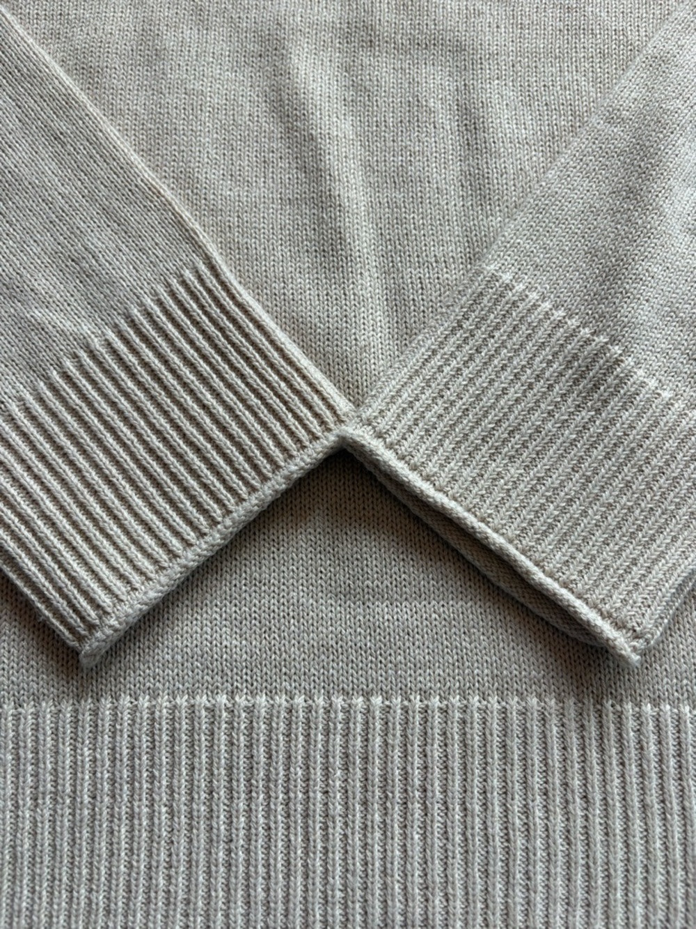 Soft Link Stitch Crewneck Sweater in Beige- size M - Picture 4 of 8